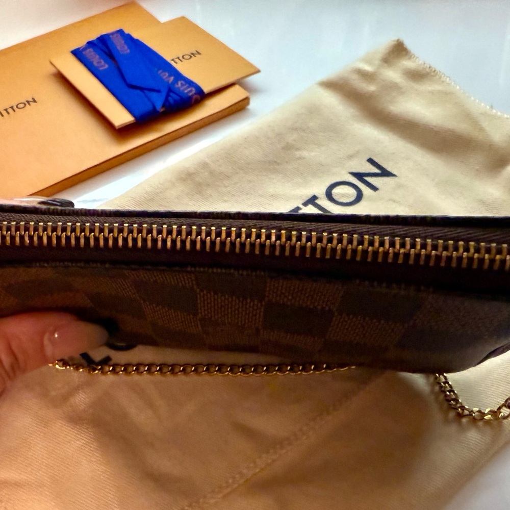 ✨ Authentic Louis Vuitton Damier Ebene Mini Pochette ✨ - Picture 10 of 11